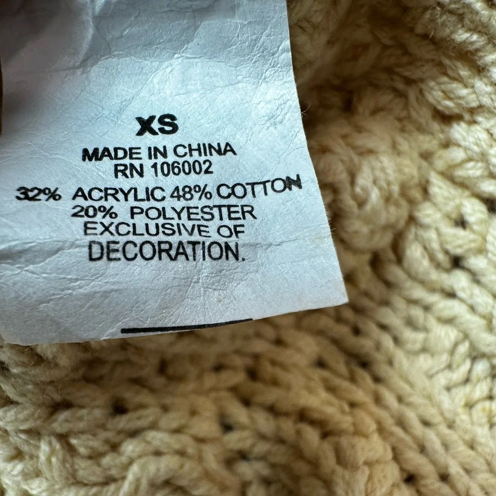 Cream Knit Button-Up Scarf with Faux Fur Trim for pet - Picture 4 of 6